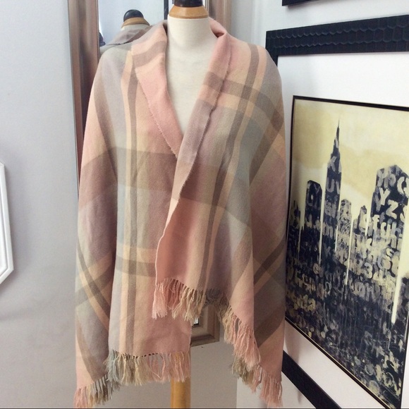 Pink and grey plaid blanket scarf with fringe. - Picture 2 of 2